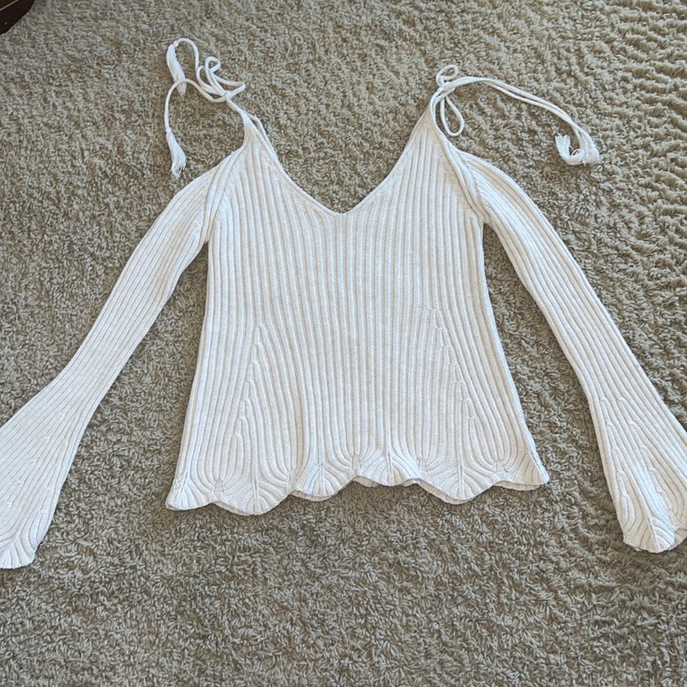 Tie shoulder knit sweater